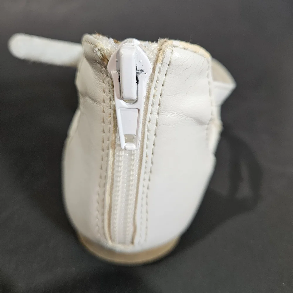 Girls White Flower Flat Sandals - Picture 9 of 12